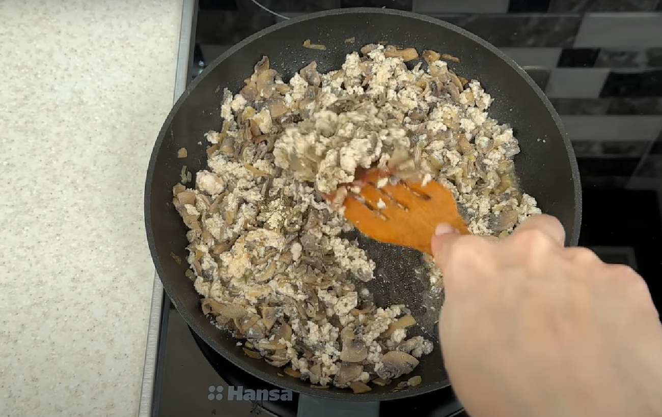 Жюльен в тарталетках: рецепт несложного и изысканного ужина после рабочего дня